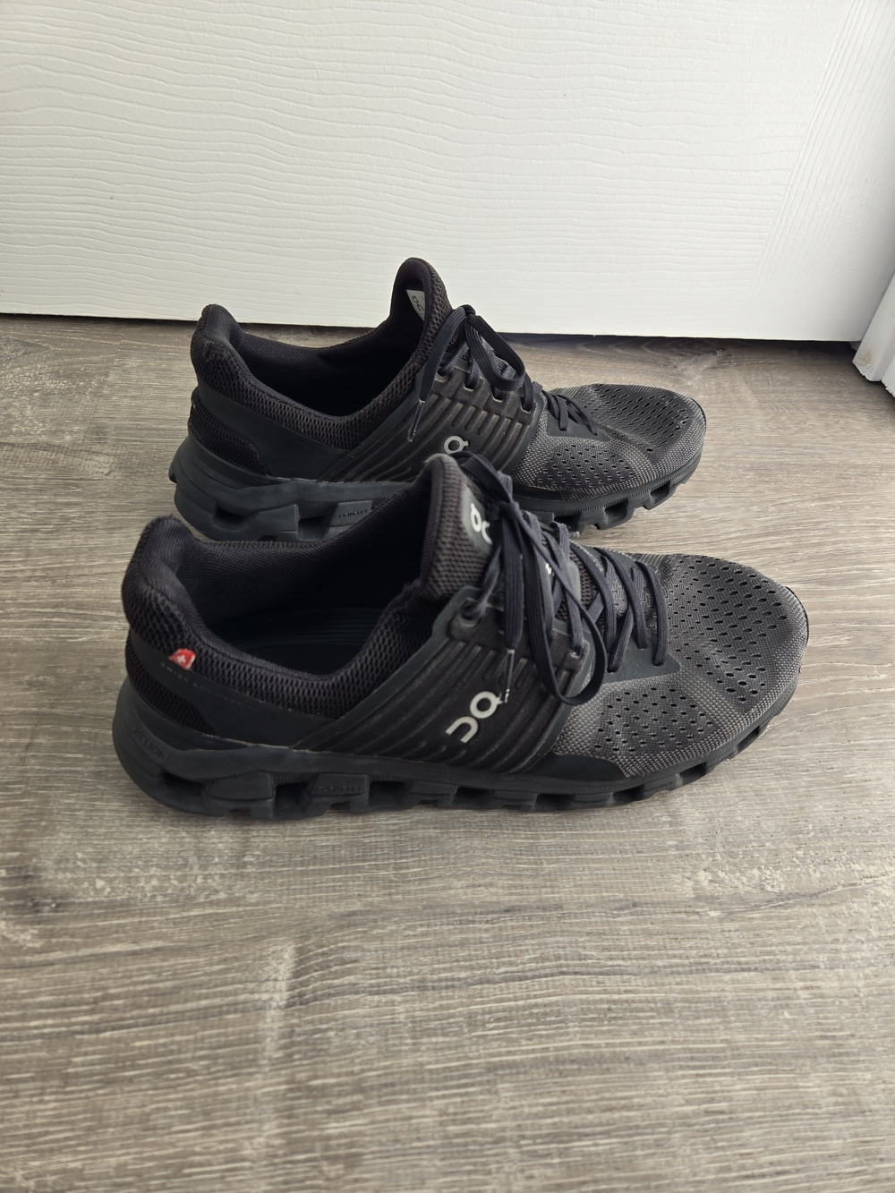 On Running Men’s Cloudswift Black Shoes 8.5